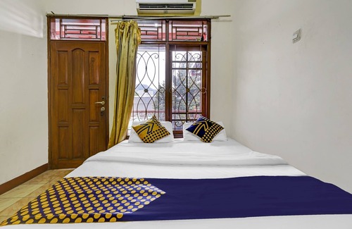 Cileunyi Hotel | Budget-Friendly Stay at OYO 3882 Pondok Pujasera with Breakfast