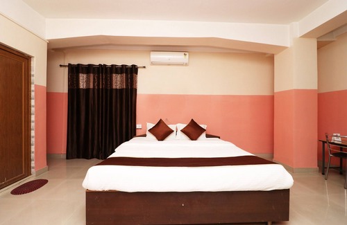 Sualkuchi Hotel | Discover Comfort at OYO 4979 Prabha Palace Lodge