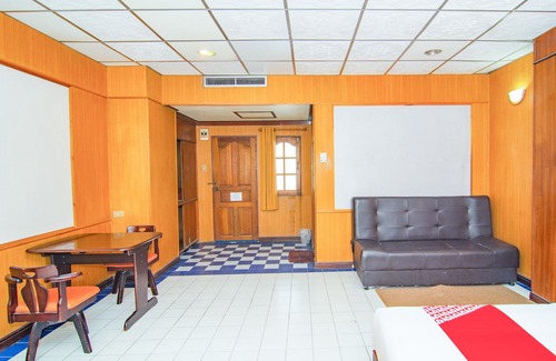 Khao Noi Hotel | Budget-Friendly Stay at OYO 534 Phasuk Hotel with Breakfast