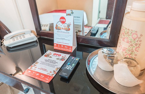 Chinatown Hotel | Family-Friendly OYO 671 Hotel Capitol with Breakfast Included