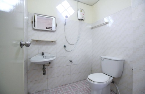 Rangsit Hotel | Budget-Friendly OYO 689 Baan Yuyuen with Breakfast Included