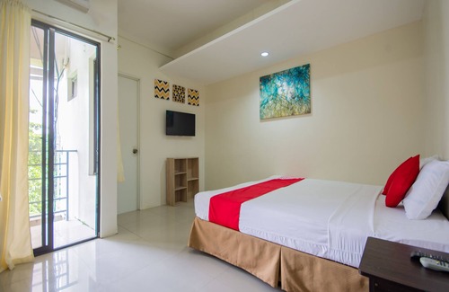 Lahug Hotel | Budget-Friendly OYO 707 Salinas Suites with Breakfast Included