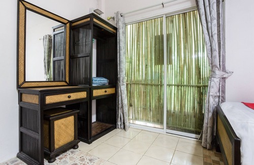 San Kamphaeng Hotel | Discover OYO 749 Baan Suan Resort with Breakfast Included
