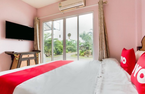 San Kamphaeng Hotel | Discover OYO 749 Baan Suan Resort with Breakfast Included