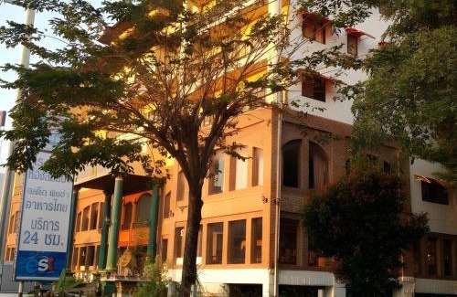 Bang Rak Phatthana Hotel | Budget-Friendly Stay at OYO 75466 -13 Coin Bang Yai Hotel
