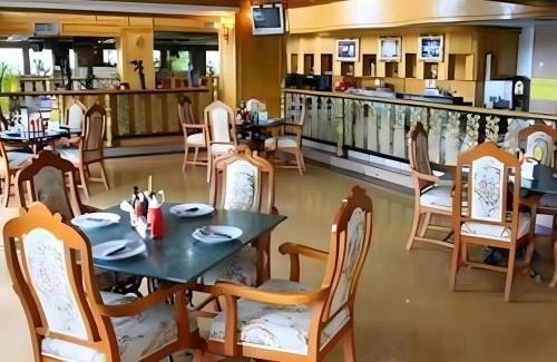 Bang Rak Phatthana Hotel | Budget-Friendly Stay at OYO 75466 -13 Coin Bang Yai Hotel