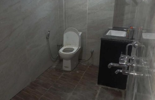 Barabanki District Hotel | Discover OYO 81244 New Sunrise Guest House with Family Amenities