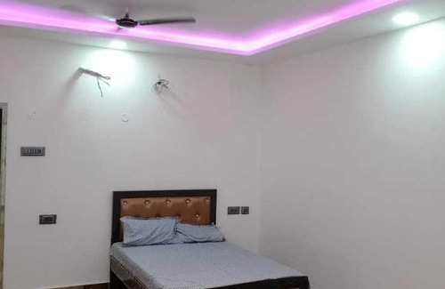 Barabanki District Hotel | Discover OYO 81244 New Sunrise Guest House with Family Amenities