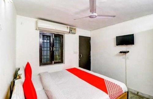 Aonla Hotel | Budget-Friendly OYO White House Hotel with Family Amenities
