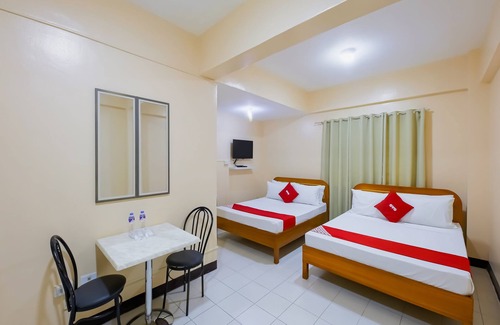 Baclaran Hotel | Comfortable Stay at OYO 836 E & H Residences with Breakfast