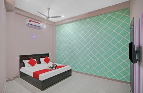 Greater Noida Hotel | Discover Comfort at OYO 88143 Hotel Moon Paradise