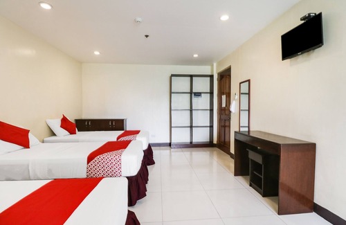 Bakilid Hotel | Budget-Friendly Stay at OYO 898 Berts Condotel