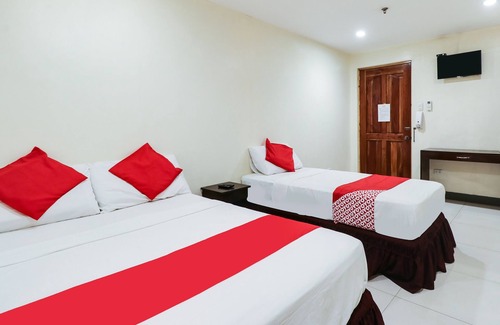 Bakilid Hotel | Budget-Friendly Stay at OYO 898 Berts Condotel