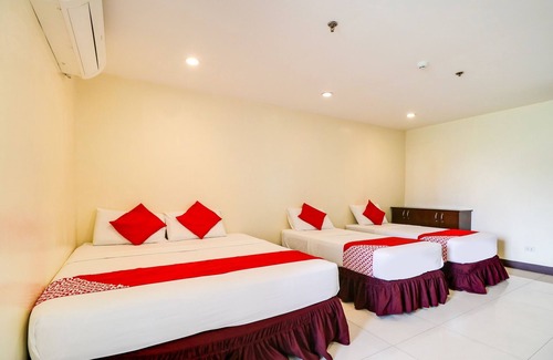 Bakilid Hotel | Budget-Friendly Stay at OYO 898 Berts Condotel