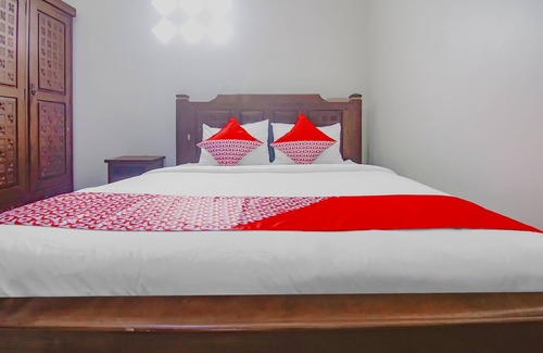 Mampang Prapatan Hotel | Budget-Friendly OYO 90094 Gayatri Residence with Pool & Breakfast