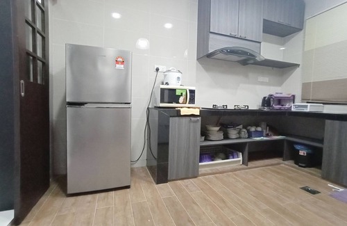 Kuching Apartment | Cozy Stay at OYO 90203 Emma Sukma Homestay with Breakfast