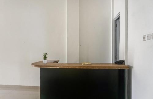 South Tangerang Hotel | Budget-Friendly OYO 90305 De Umbrela Mansion Ciputat