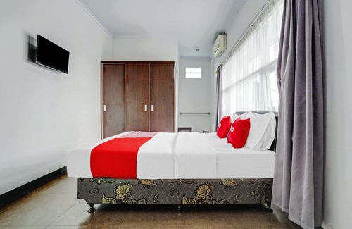 Soreang Hotel | Budget-Friendly Stay at OYO 90324 Si Jalak Guest House