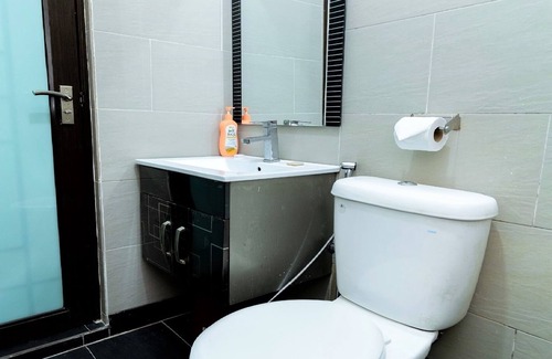 Bintulu Hotel | Budget-Friendly Stay at OYO 90375 Reggae Inn with Breakfast