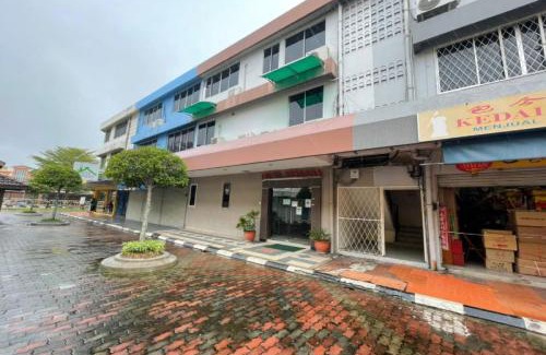 Victoria Hotel | Budget-Friendly OYO 90411 Perdana Hotel in Labuan