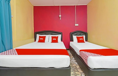 Kuala Tahan Hotel | Budget-Friendly OYO 90675 Holiday View Inn with Breakfast