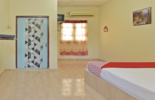 Kampung Ru Muda Hotel | Budget-Friendly Stay at OYO 90689 Chalet Kak Siti