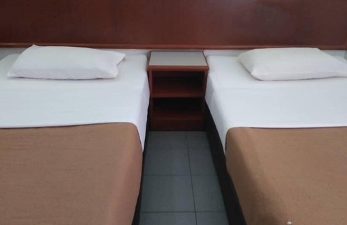 Kapit Hotel | Budget-Friendly Stay at OYO 90739 Dung Fang Hotel