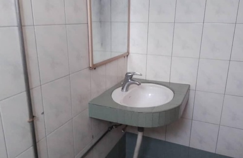 Kapit Hotel | Budget-Friendly Stay at OYO 90739 Dung Fang Hotel