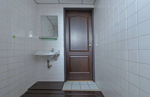 Malacca City Hotel | Budget-Friendly OYO 90763 Chalet Teratak Tuan Muda Stay