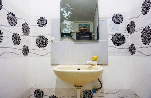 Setiabudi Hotel | Budget-Friendly Stay at OYO 91257 Royani Residence