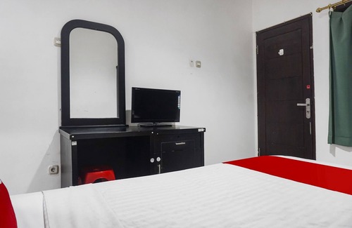 Setiabudi Hotel | Budget-Friendly Stay at OYO 91257 Royani Residence