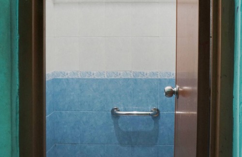 Kebon Kacang Hotel | Budget-Friendly OYO 91754 Wisma Tiqita Syariah with Breakfast
