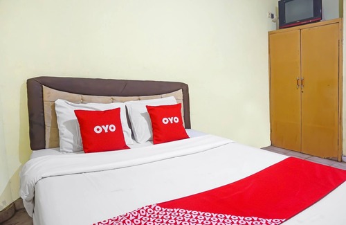 Paiton Hotel | Discover OYO 91766 Fortuna Hotel Syariah with Breakfast