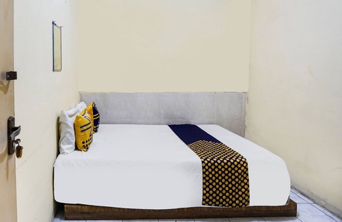 Sedati Hotel | Unmatched Comfort at OYO 91774 Kost Nusantara Sidoarjo