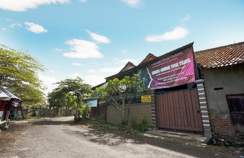 Pasuruan Hotel | Budget-Friendly OYO 91827 Tutus Homestay for Families
