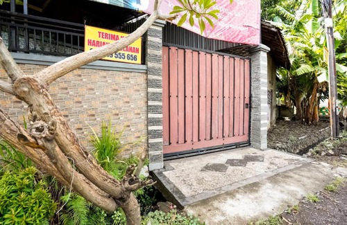 Pasuruan Hotel | Budget-Friendly OYO 91827 Tutus Homestay for Families