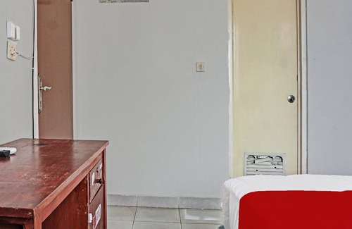 Binong Hotel | Budget-Friendly Stay at OYO 91849 Karawaci Taman Permata