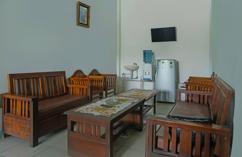 South Ogan Komering Ulu Hotel | Discover OYO 92377 Wisma Melyro Syariah with Breakfast