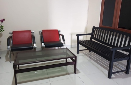 Temon Hotel | Cozy OYO 92418 Daffalvin Homestay with Breakfast Included