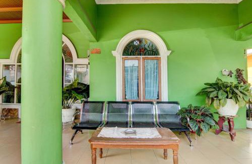 Pasir Pengaraian Hotel | Family-Friendly Stay at OYO 92497 Penginapan Pasir Indah