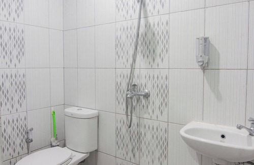 Serpong Hotel | Budget-Friendly Stay at OYO 92602 Doesnami Syariah