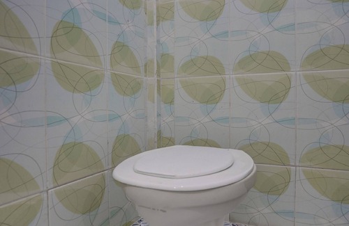 Gresik Hotel | Budget-Friendly OYO 92896 Hotel Sahabat Syariah with Breakfast