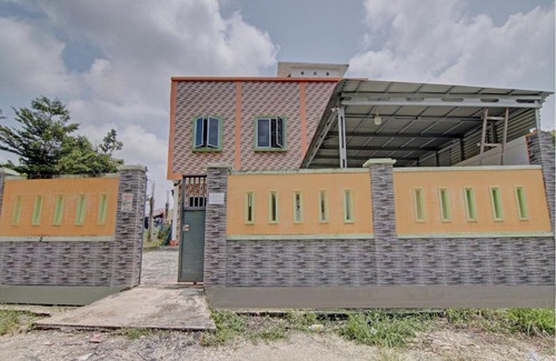 Borneo Hotel | Budget-Friendly Stay at OYO 93127 Penginapan Budhe Sri