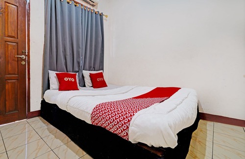 Cileunyi Hotel | Family-Friendly Stay at OYO 93224 Fj Guest House