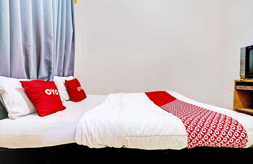 Cileunyi Hotel | Family-Friendly Stay at OYO 93224 Fj Guest House