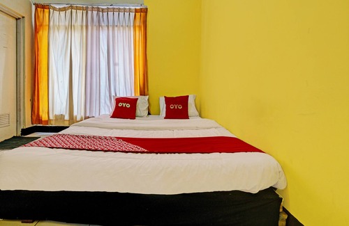 Cileunyi Hotel | Budget-Friendly Stay at OYO 93229 P3 Guest House