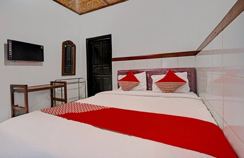 Astana Anyar Hotel | Budget-Friendly Stay at OYO 93239 Arimbi 2 with Breakfast