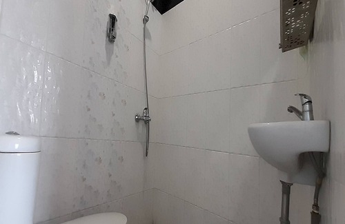 Padang Hotel | Discover Comfort at OYO 93308 Lima Saudara Syariah Hotel