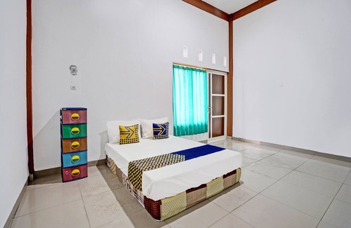 Pekalongan Hotel | Explore OYO 93360 Wisma Subur Syariah: Family-Friendly Stay