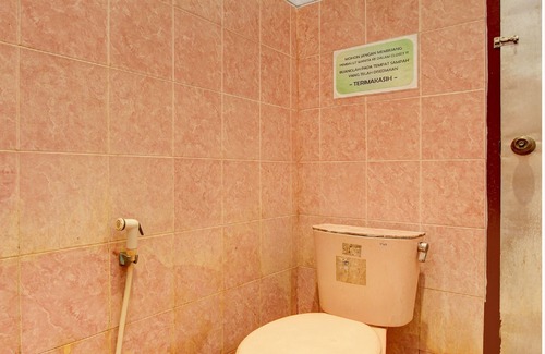Pekalongan Hotel | Explore OYO 93360 Wisma Subur Syariah: Family-Friendly Stay